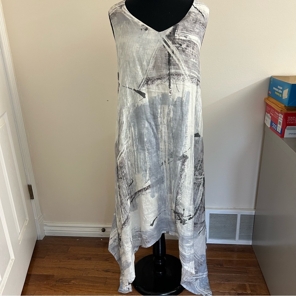 Ever Sassy Asymmetrical Abstract Sleeveless Dress in Blue and White  Size S - Picture 7 of 9